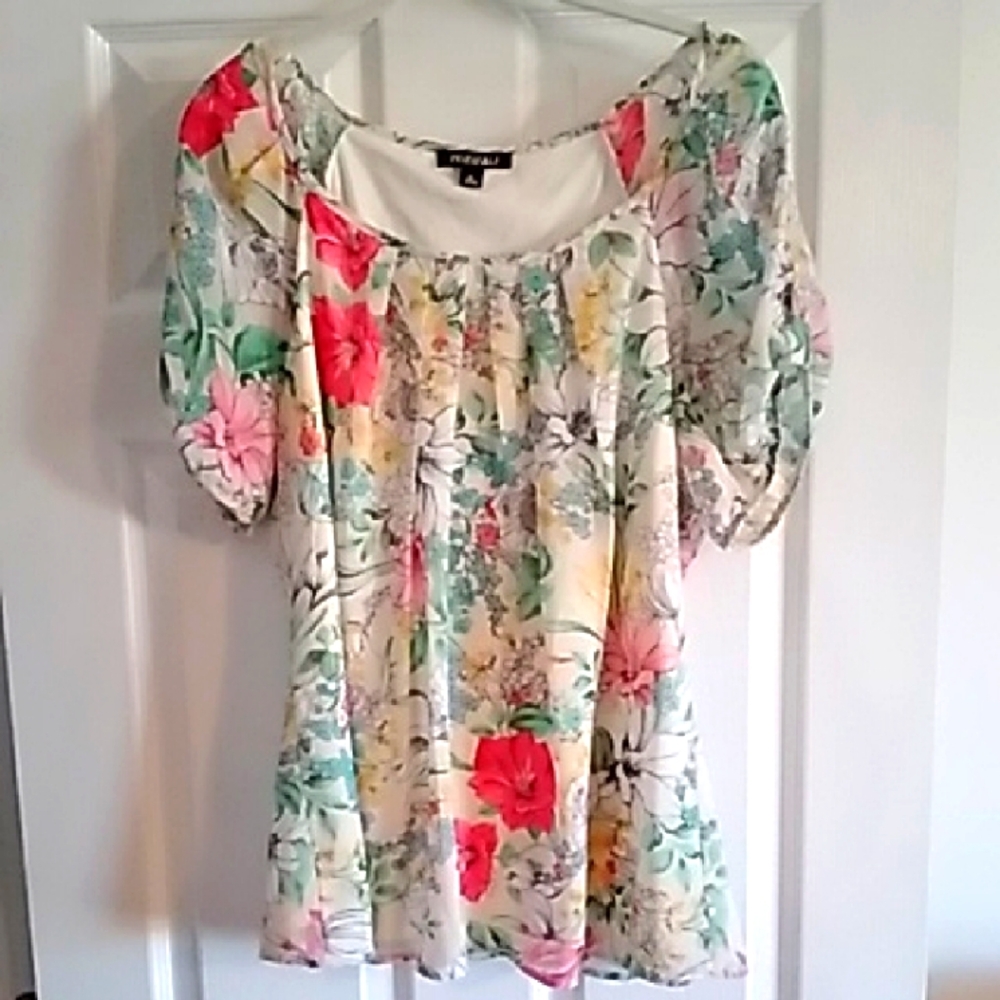Roz & Ali Top
